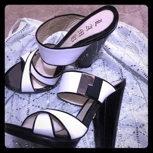 L.A.M.B “ Sandra” NWOT